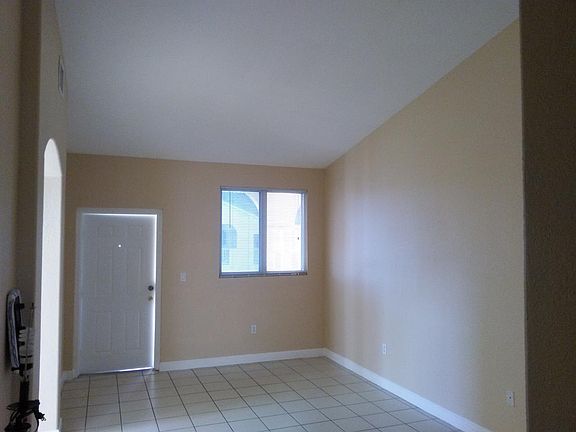 3rd image of 2903 SE 17th Ave Unit 211