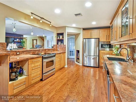5th image of 11831 Highland Pl