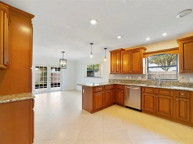 5418 Ardmore Dr — Photo 4