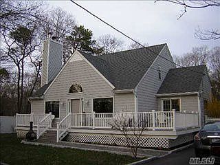 5th image of 191 Bellport Ave