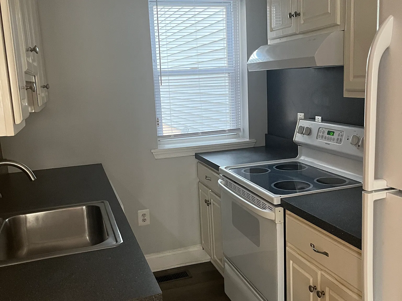 1 bed, 600 sqft, $1,200 — Photo 4