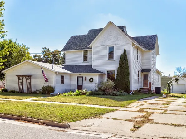 209 E 2nd St, Woodward, IA 50276