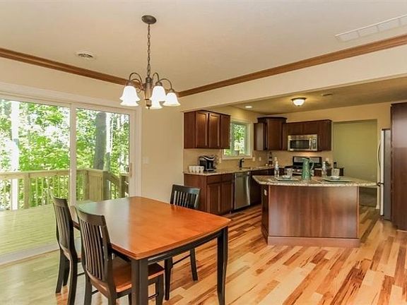 4th image of 9468 Stone View Dr