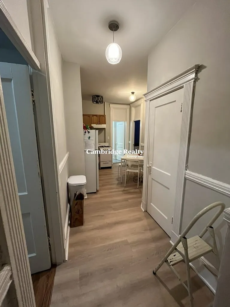 1 bed, 1.0 bath, $3,870 — Photo 2