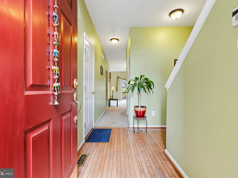 80 Chadwick Cir — Photo 1
