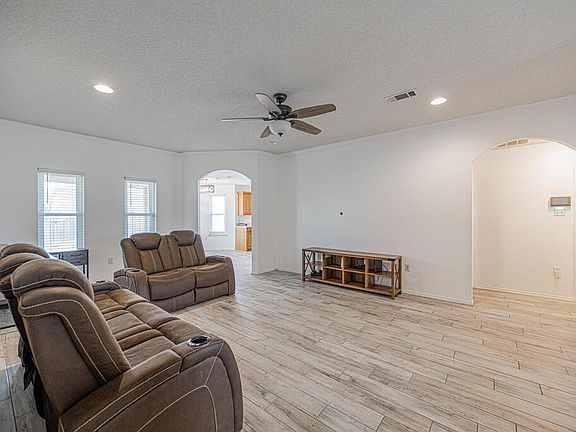 4th image of 4405 Trevino St