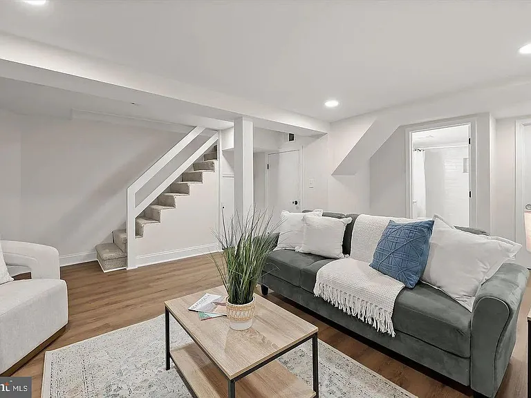 614 Stamford Rd — Photo 19