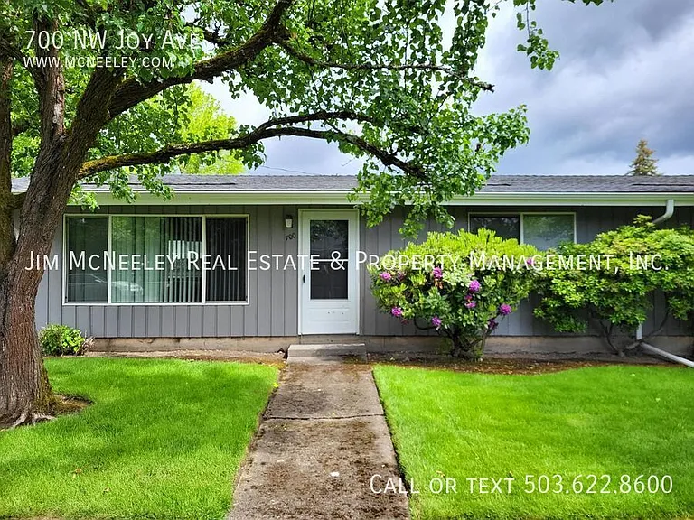 700 NW Joy Ave — Photo 2