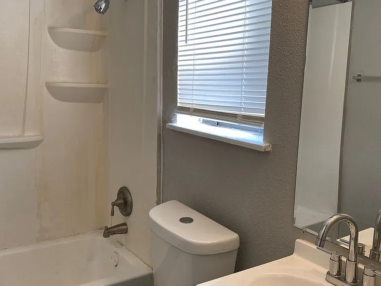 SOUTH PARK APARTMENTS — Photo 12