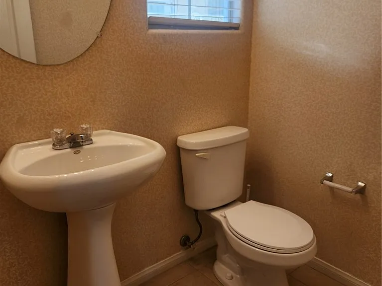 6485 Abbotsford House Ct — Photo 20