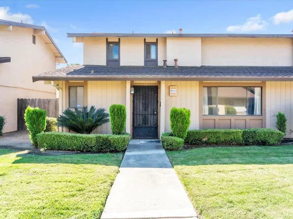 17 W Lancaster Dr, Stockton, CA 95207