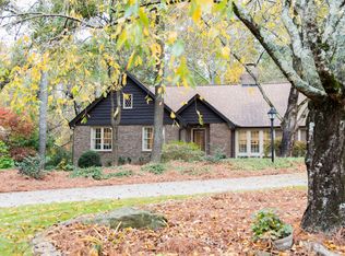 2880 Roxburgh Dr, Roswell, GA 30076