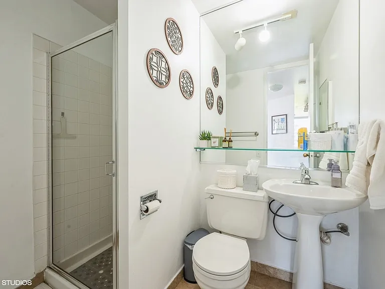 345 W Fullerton Pkwy #801 — Photo 12