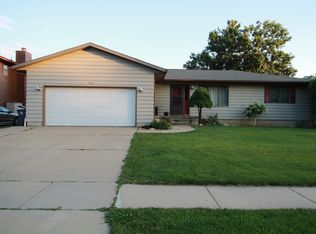 3925 Heather Ct SW, Cedar Rapids, IA 52404