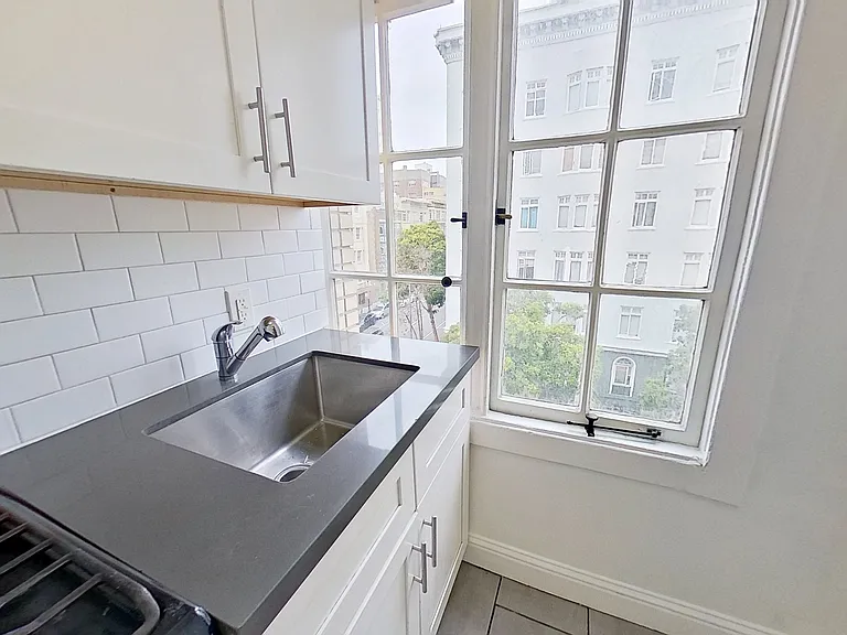 691 O'Farrell Street — Photo 17