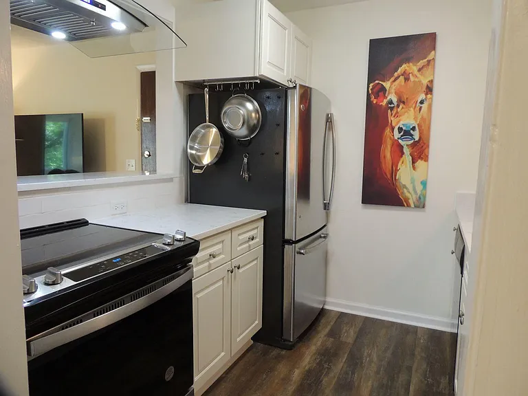 325 Laurens St SW #D7 — Photo 3