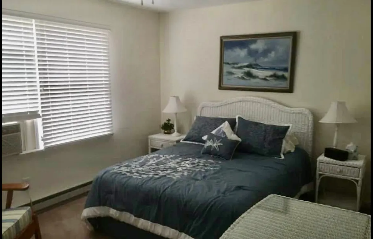 2 bed, 1.5 bath, 1296 sqft, $1,900 — Photo 3