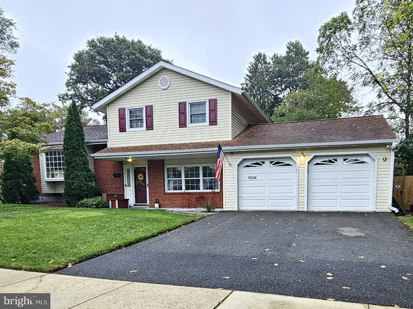 42 Windflower Dr, Newark, DE 19711