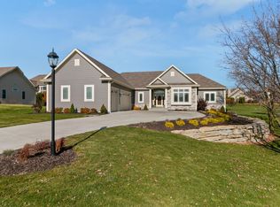 N48W18328 Green Crane Dr, Village Of Menomonee Falls, WI 53051