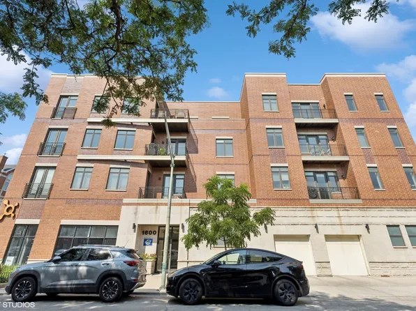 1600 N Marshfield Ave APT 304, Chicago, IL 60622