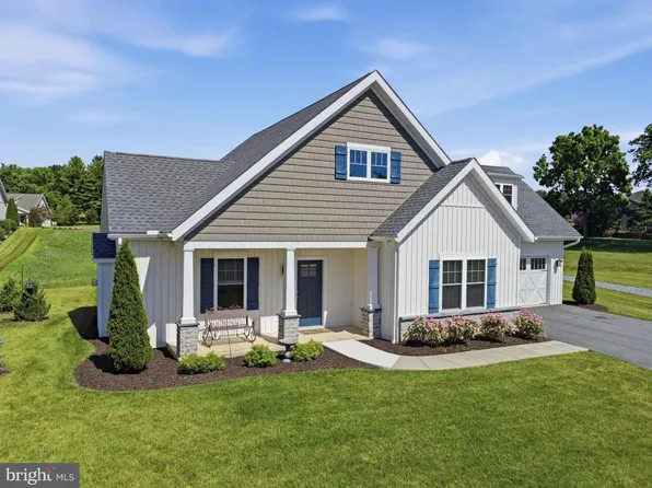 6099 Hot Springs Ct, Fayetteville, PA 17222