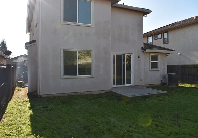 455 Beckman Way — Photo 31