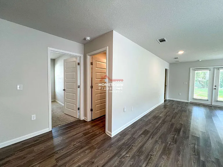 5257 Peach Dr — Photo 17