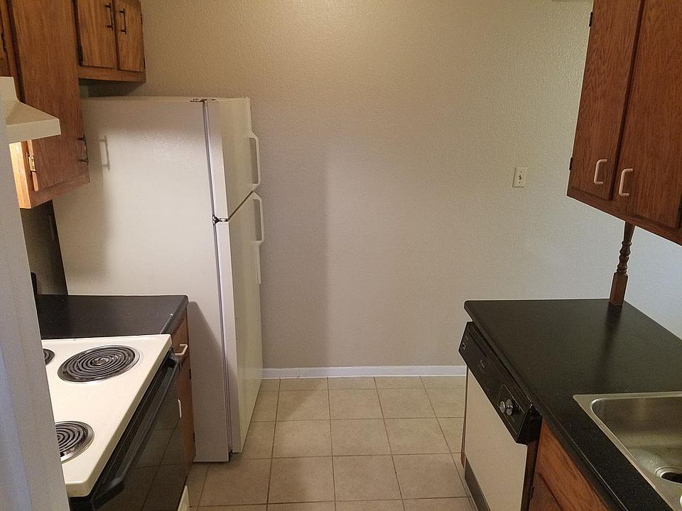 2nd image of 1655 S Ingram Mill Rd APT B103