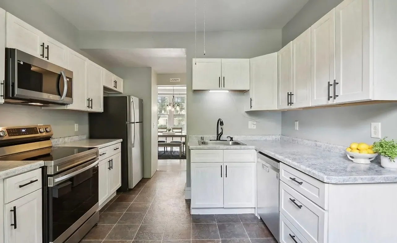 448 W College Ave — Photo 4