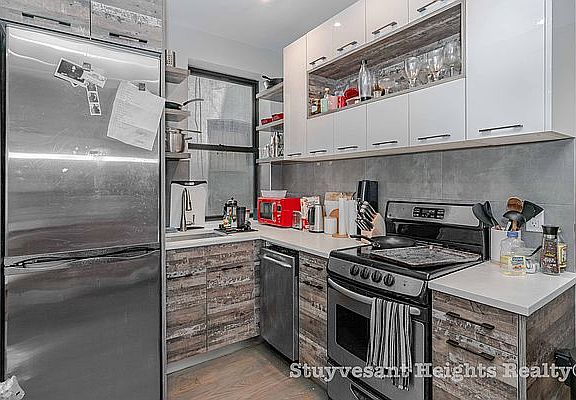 3rd image of 411 Menahan St #1R