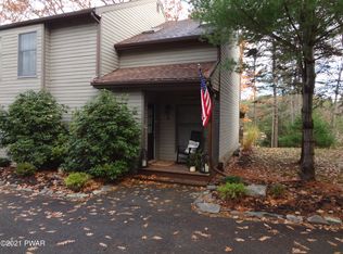 302 Pond Meadow Ter, Greentown, PA 18426