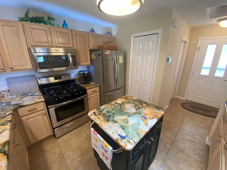 3301 Archer Ave — Photo 4