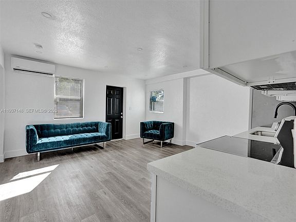 5th image of 6143 SW 40th St