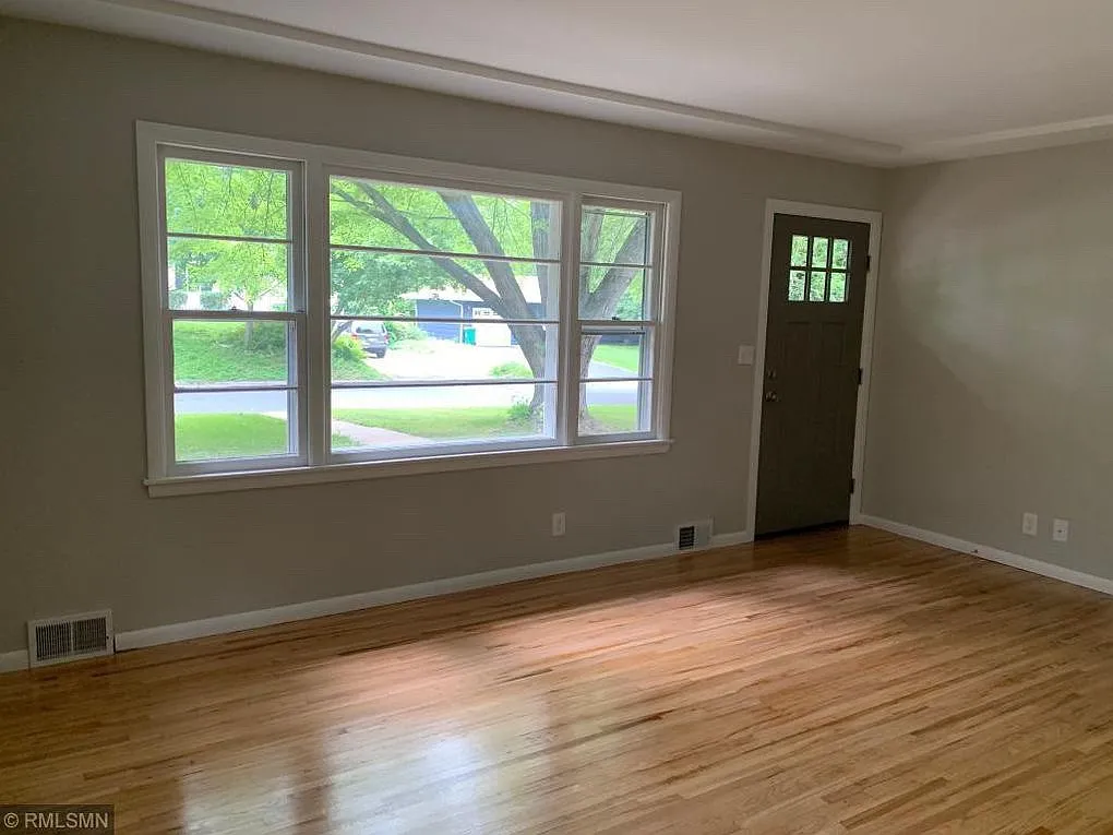 2 bed, 1400 sqft, $1,800 — Photo 4