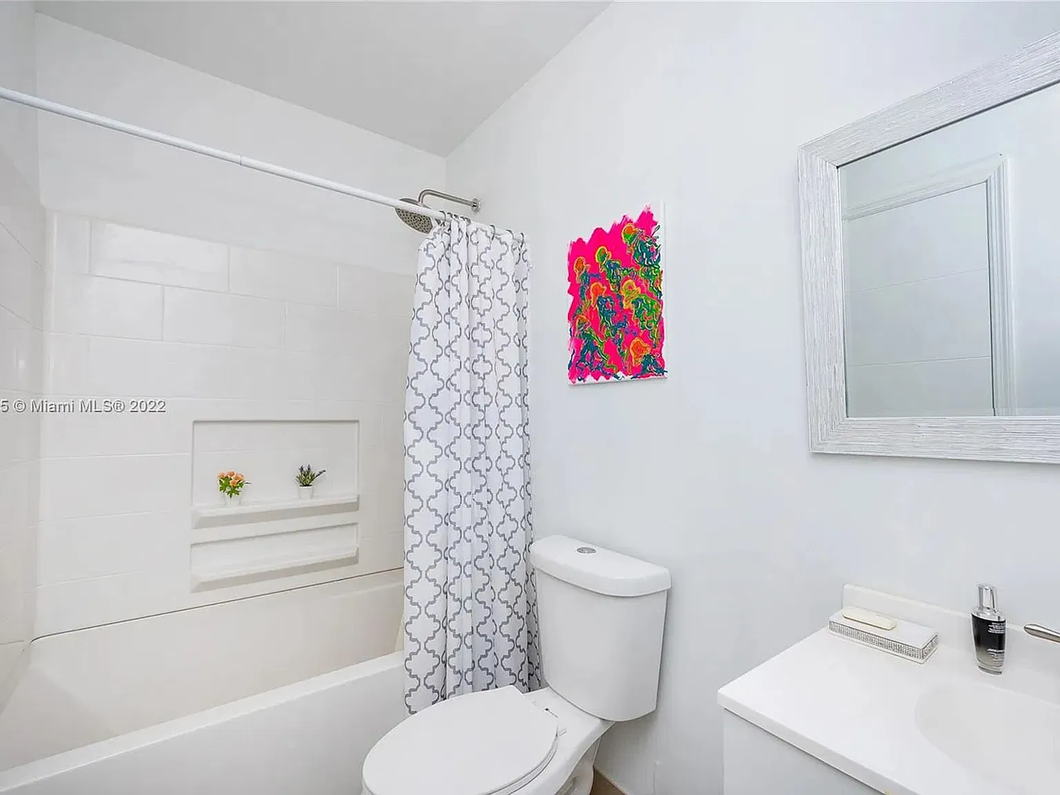 3 bed, 1812 sqft, $3,600 — Photo 2