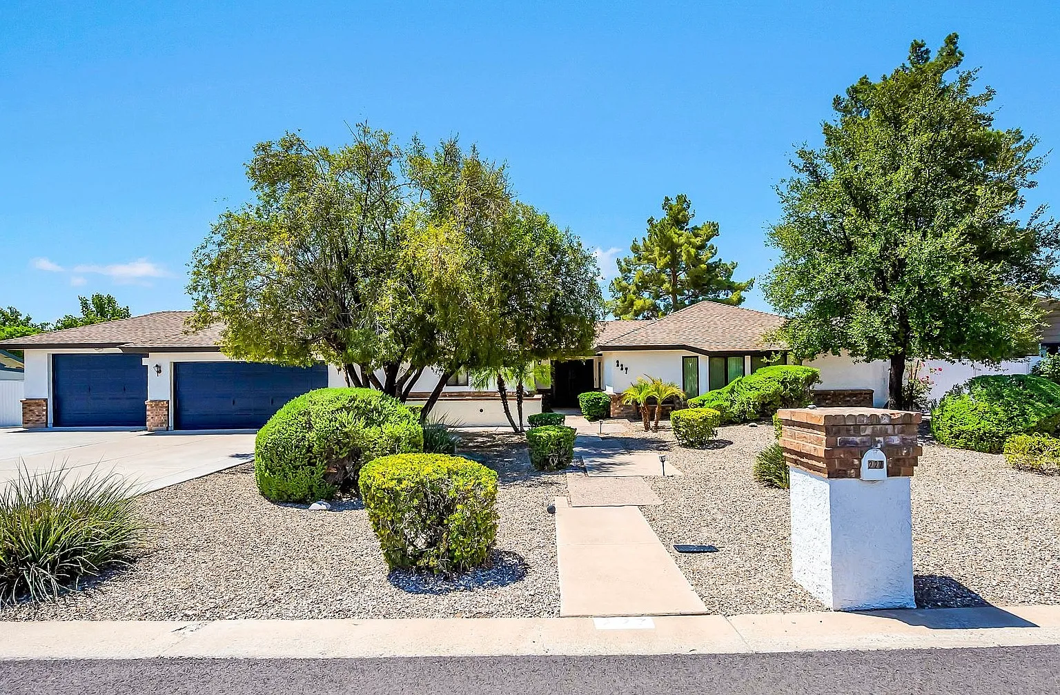 4 bed, 2300 sqft, $4,200 — Photo 1