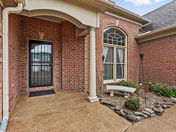 3rd image of 8955 River Pine Dr