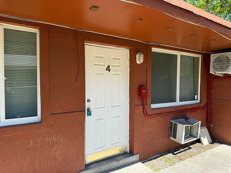 716 NW 4th Ave — Photo 4