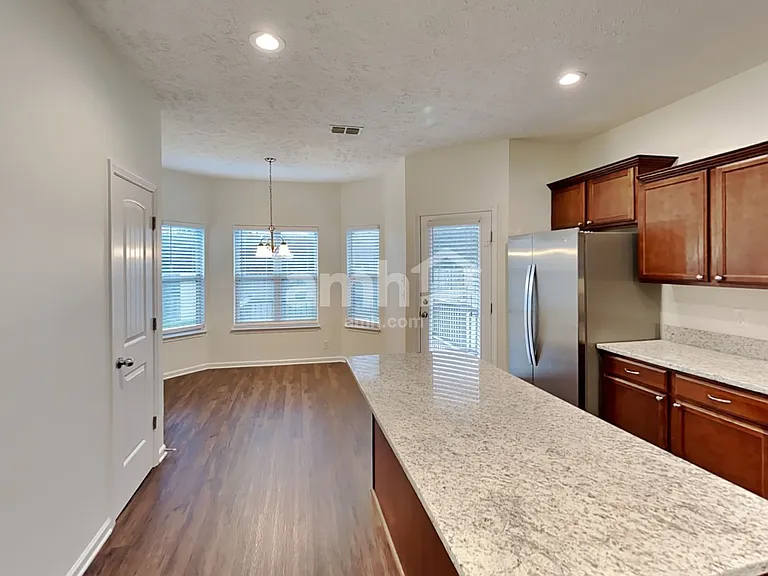 3331 Foxside Ln — Photo 4