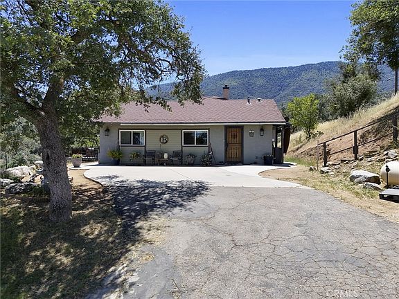 4th image of 26920 Clear Creek Rd
