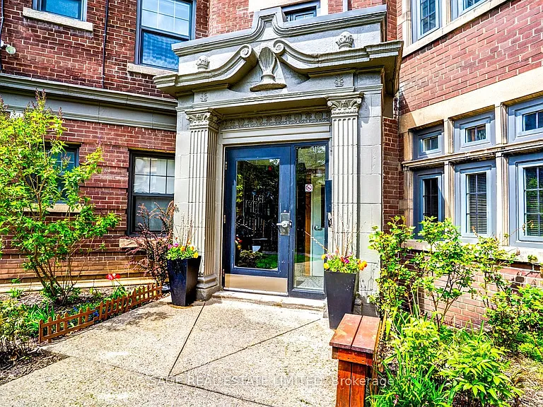 48 Lawton Blvd #9 — Photo 2