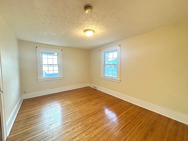 227 Sawyer St — Photo 11