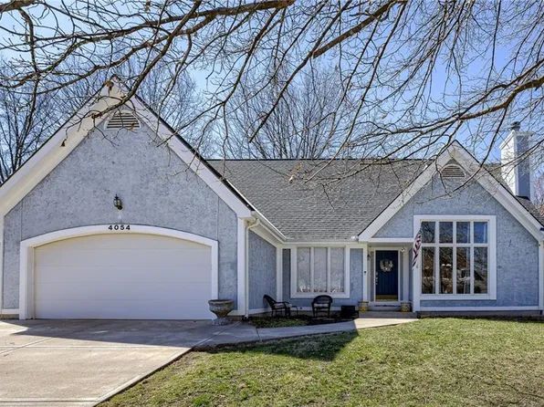 4054 SW Leeward Dr, Lees Summit, MO 64082
