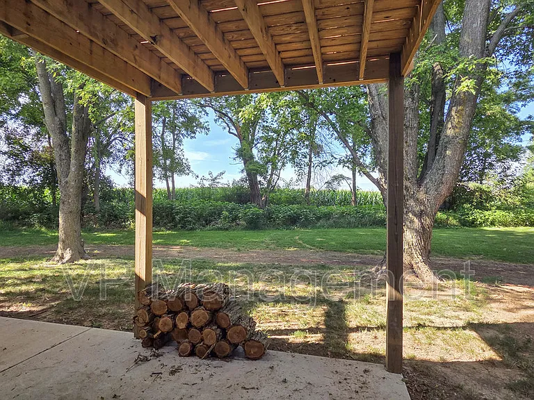 19 Park Crest Ct — Photo 2