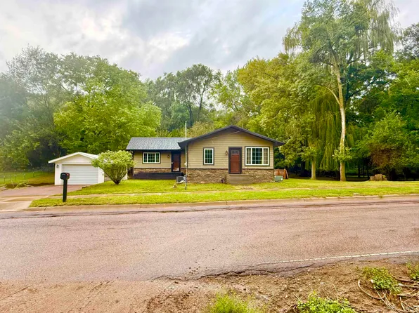 1445 Burton St, Sioux City, IA 51103