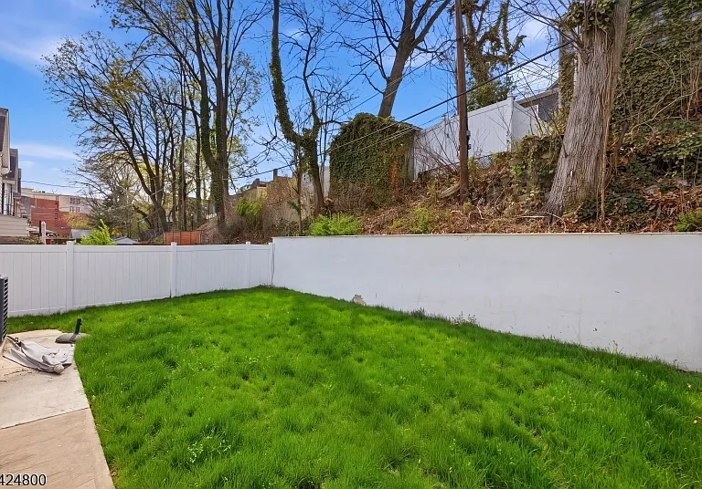 40 Edgewood Rd — Photo 31