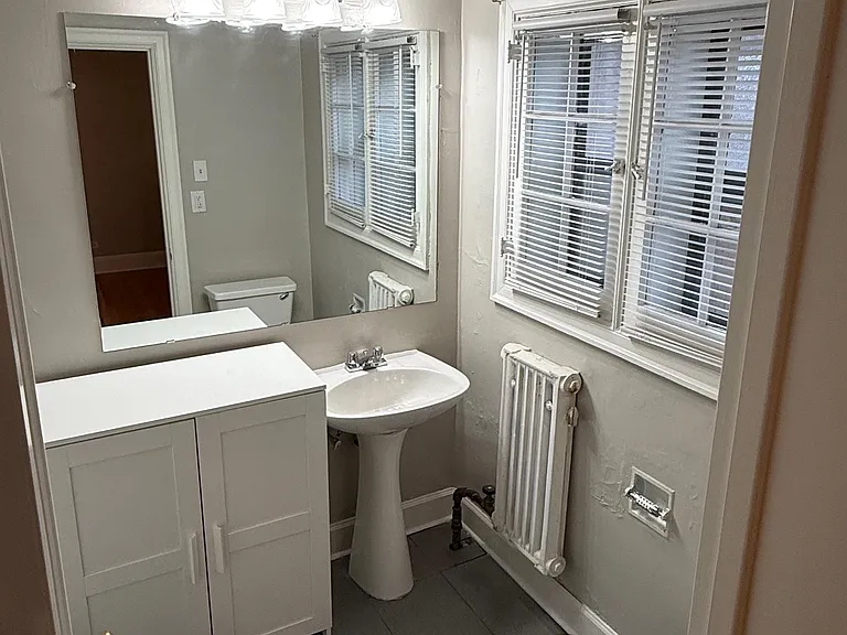 Frances Apartments — Photo 15