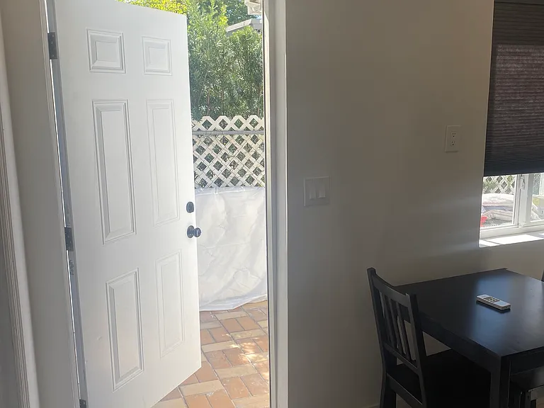 1027 SW 12th Ave #5 — Photo 4