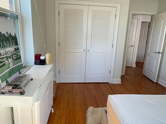 4th image of 150 37th St APT B4
