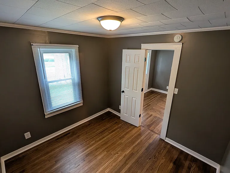 413 E Cherry St — Photo 13